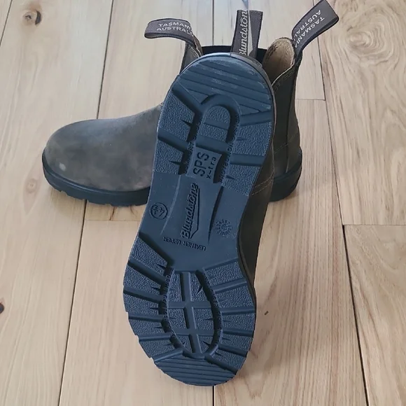 Blundstone Brown Chelsea Ankle Boots - Picture 2 of 4